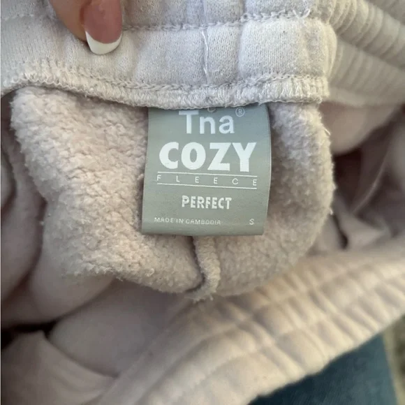 TNA perfect cozy fleece Women's Soft Purple Joggers - Picture 3 of 5